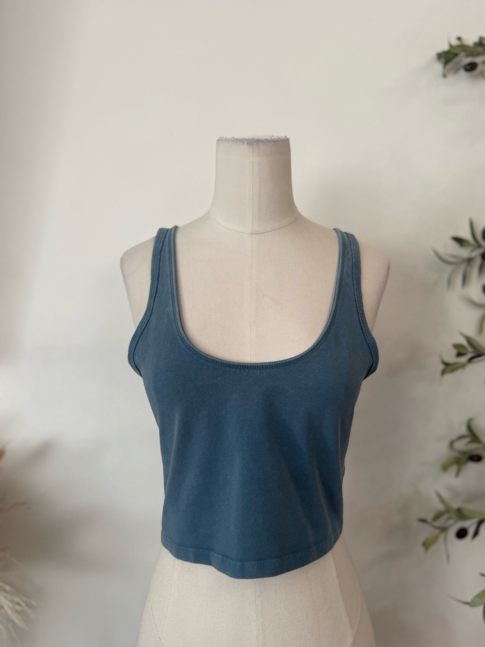 Free People Movement Blue Cropped Scoop Neck Tank Top Size Large